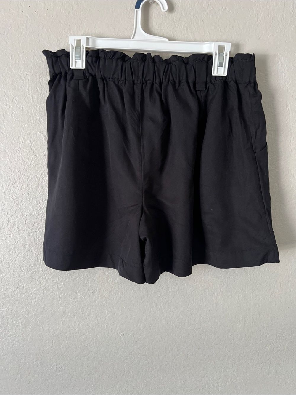 Like New! PARADIS 100% Lyocell Shorts Black in Size S - Picture 4 of 11